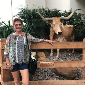 Meet your Posher, Sharon